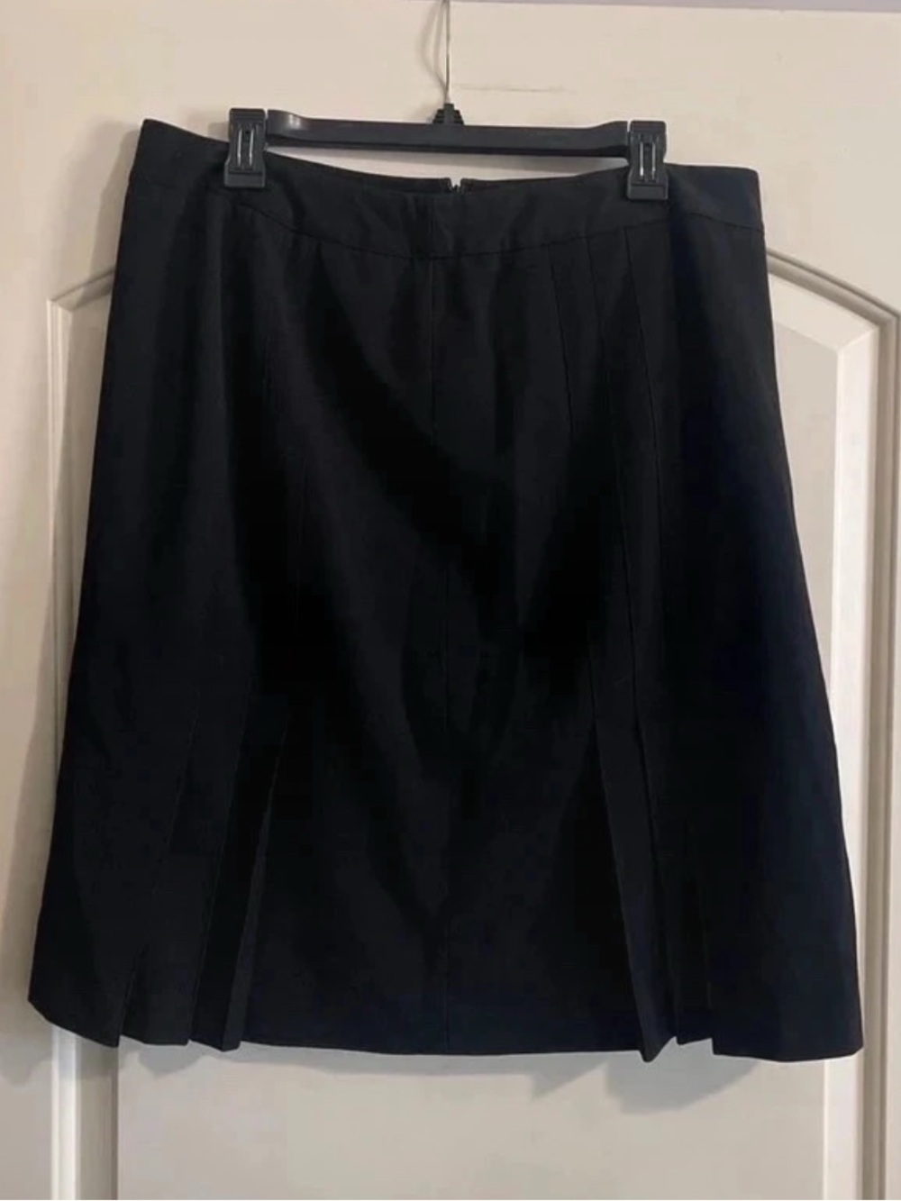 Ann Taylor LOFT Classic Black Pleated Skirt Women’s 14
